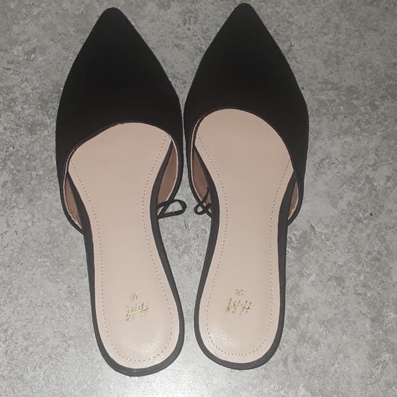 Shoe - Picture 2 of 3